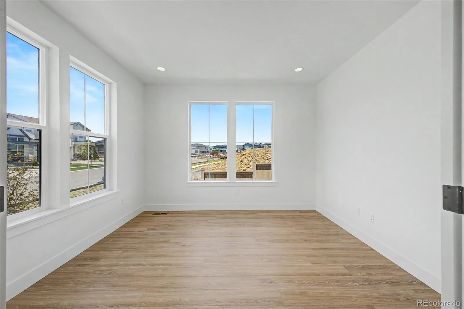 5588 Moosehead Circle Longmont CO 80503 | MLS #REC9558642 07302026211033 1600 6