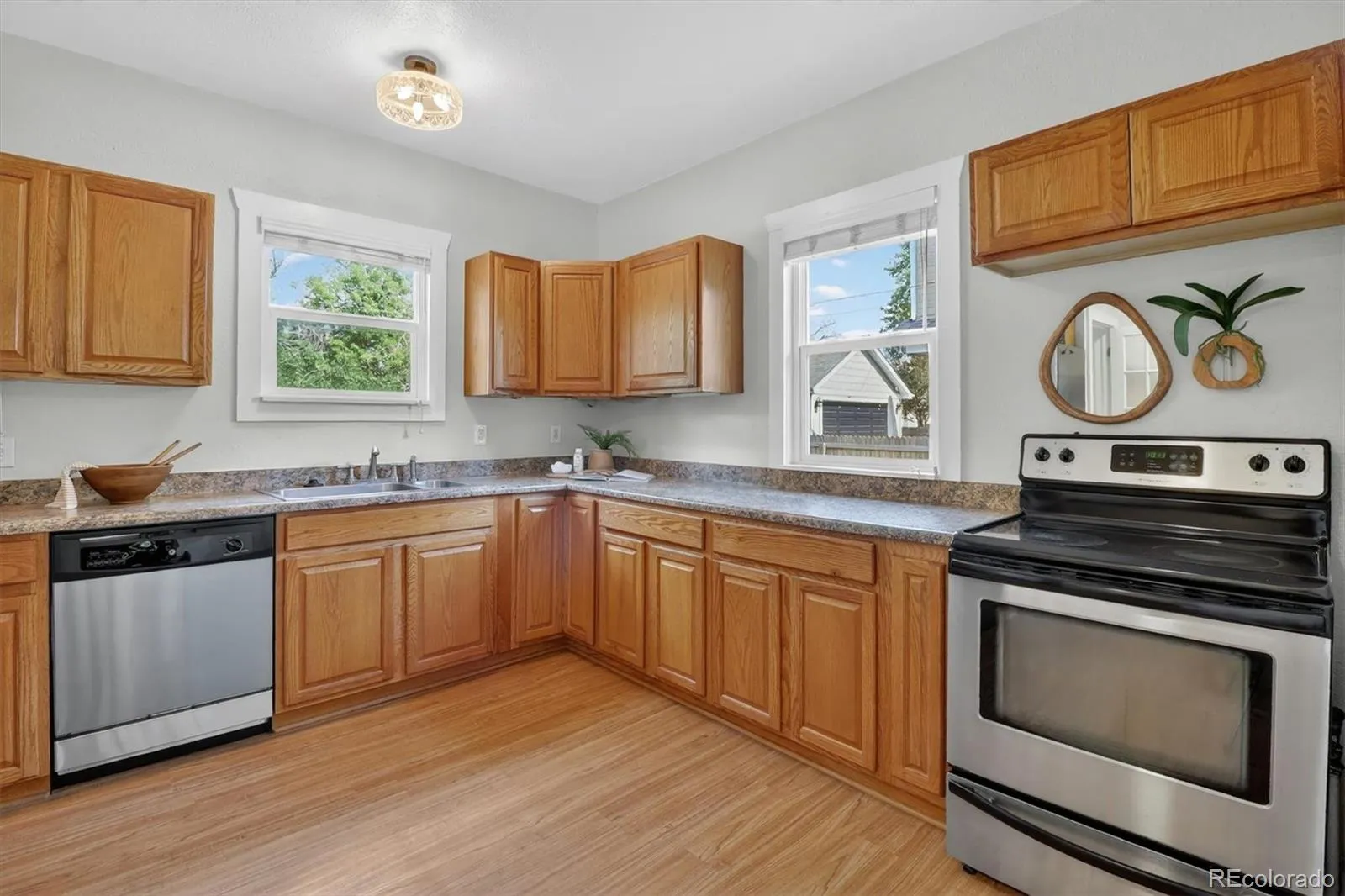 4954 N Grove Street Denver CO 80221 MLS #REC9558928 05252026131846 1600 16