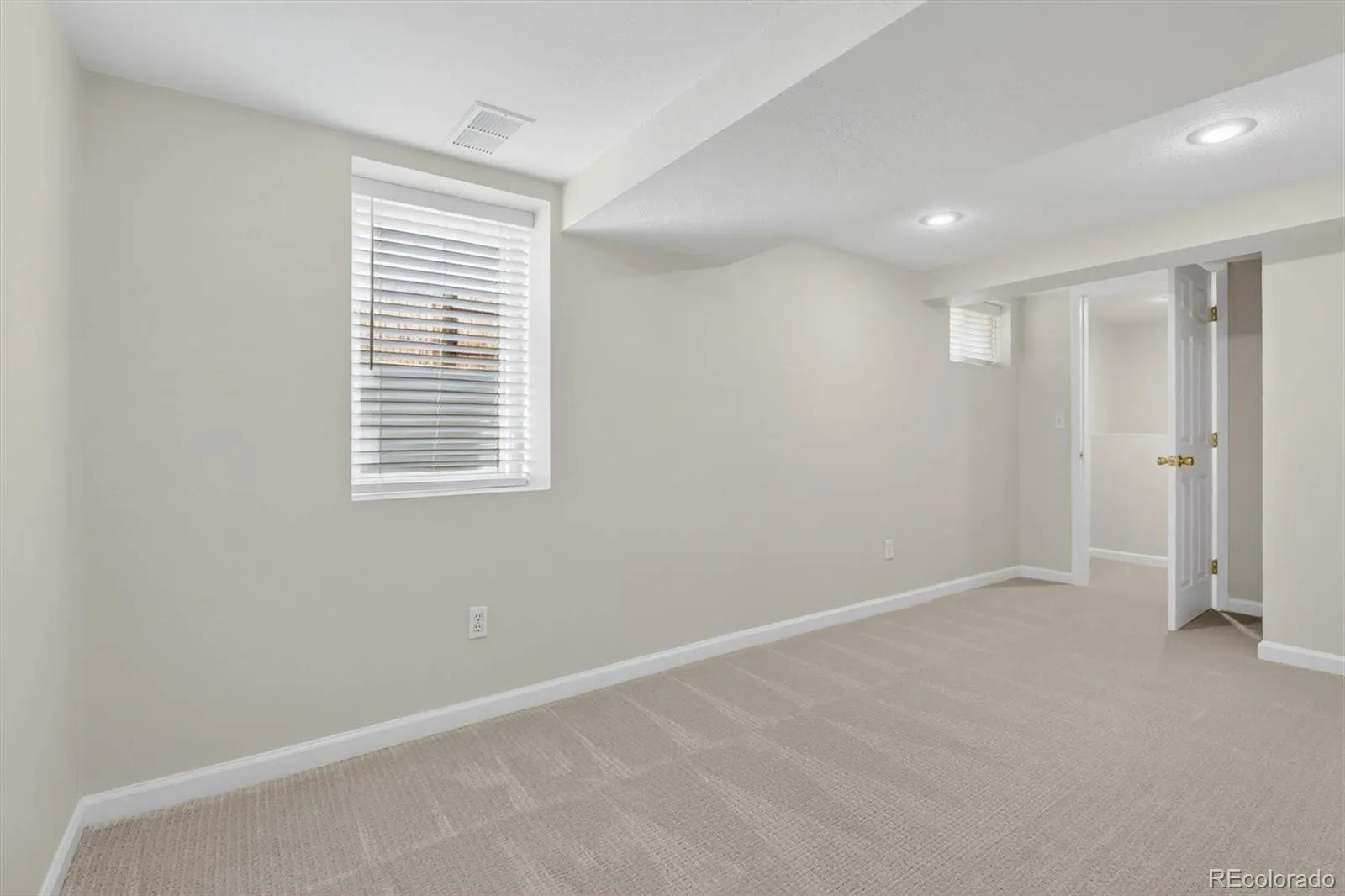 4954 N Grove Street Denver CO 80221 MLS #REC9558928 05252026131846 1600 34