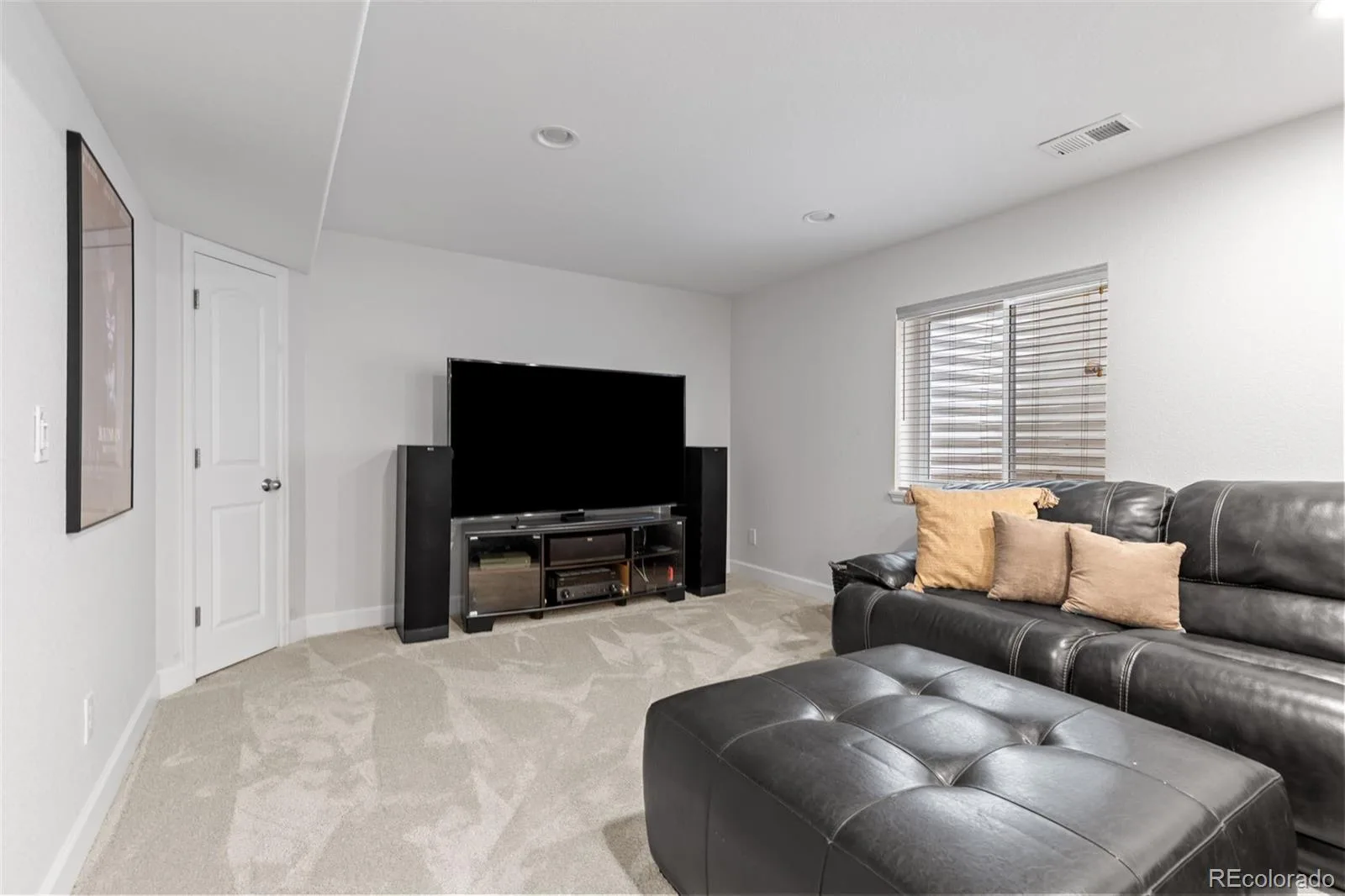 7664 Bison Court Littleton CO 80125 | MLS #REC9559103 08162026051000 1600 18