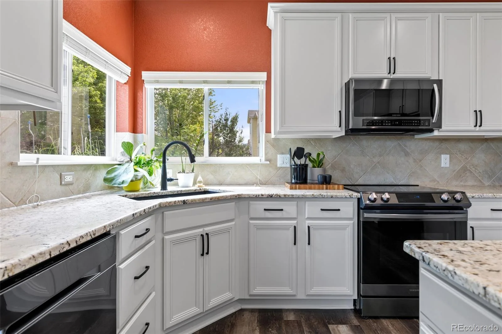 7664 Bison Court Littleton CO 80125 | MLS #REC9559103 08162026051000 1600 9