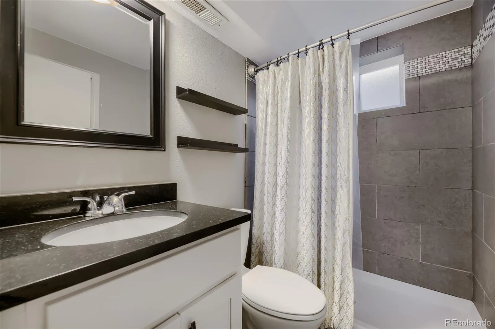 9367 W Hamilton Drive Denver CO 80227 | MLS #REC9560780 08072026022331 1600 24