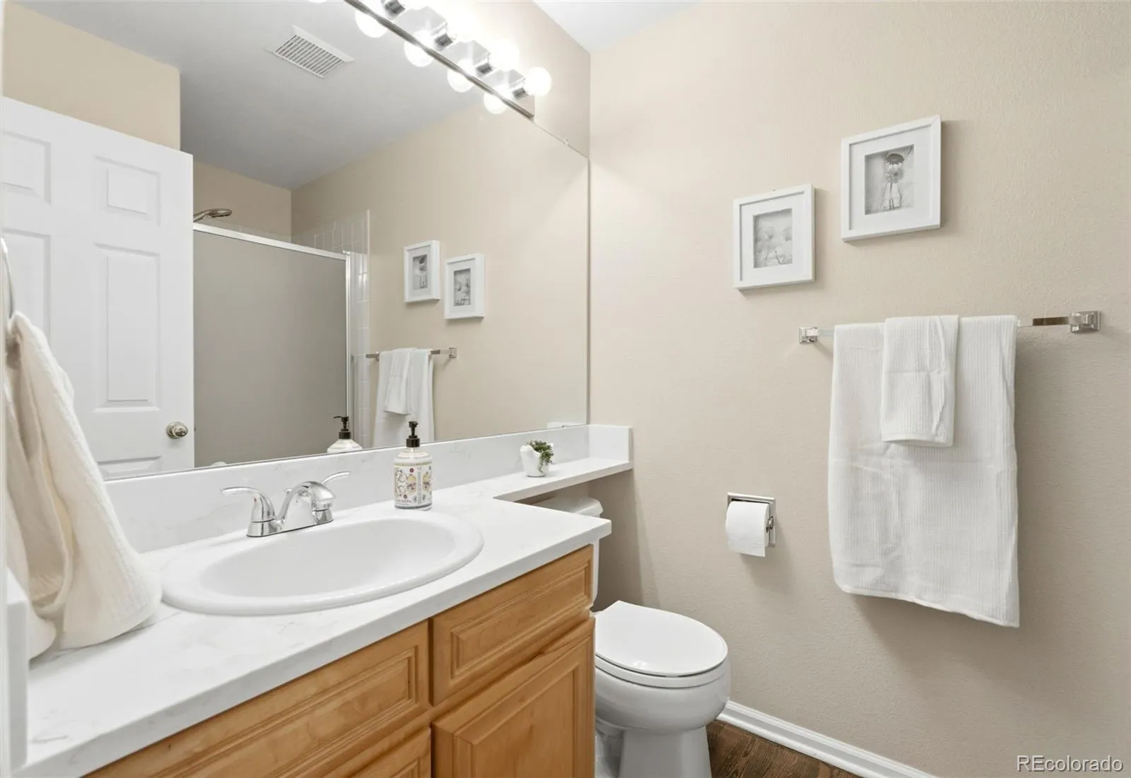 17741 E Maplewood Circle Aurora CO 80016 MLS #REC9561835 04282026173339 1600 19