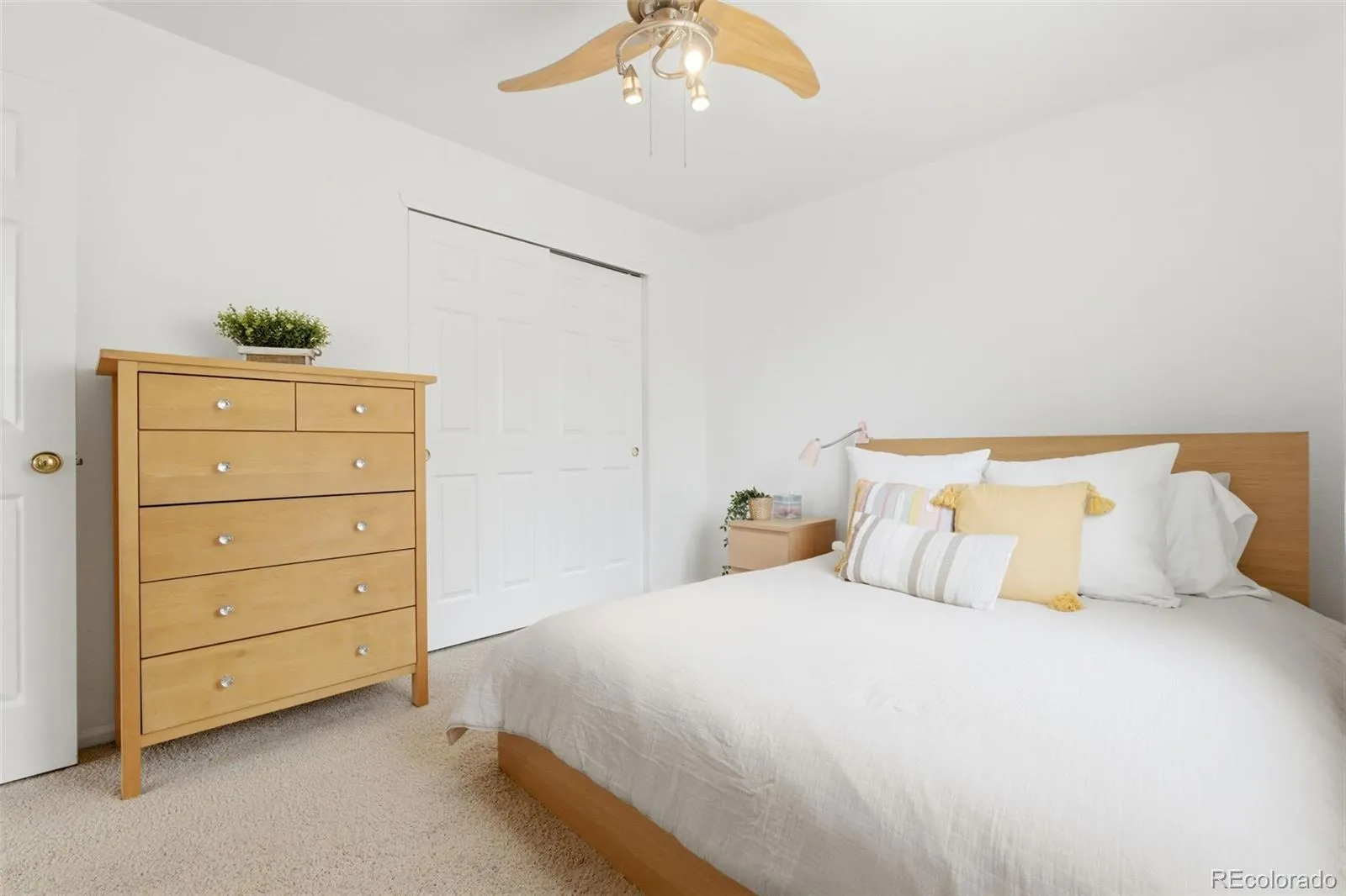 17741 E Maplewood Circle Aurora CO 80016 MLS #REC9561835 04282026173339 1600 33
