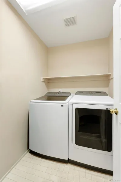17741 E Maplewood Circle Aurora CO 80016 MLS #REC9561835 04282026173339 800 34