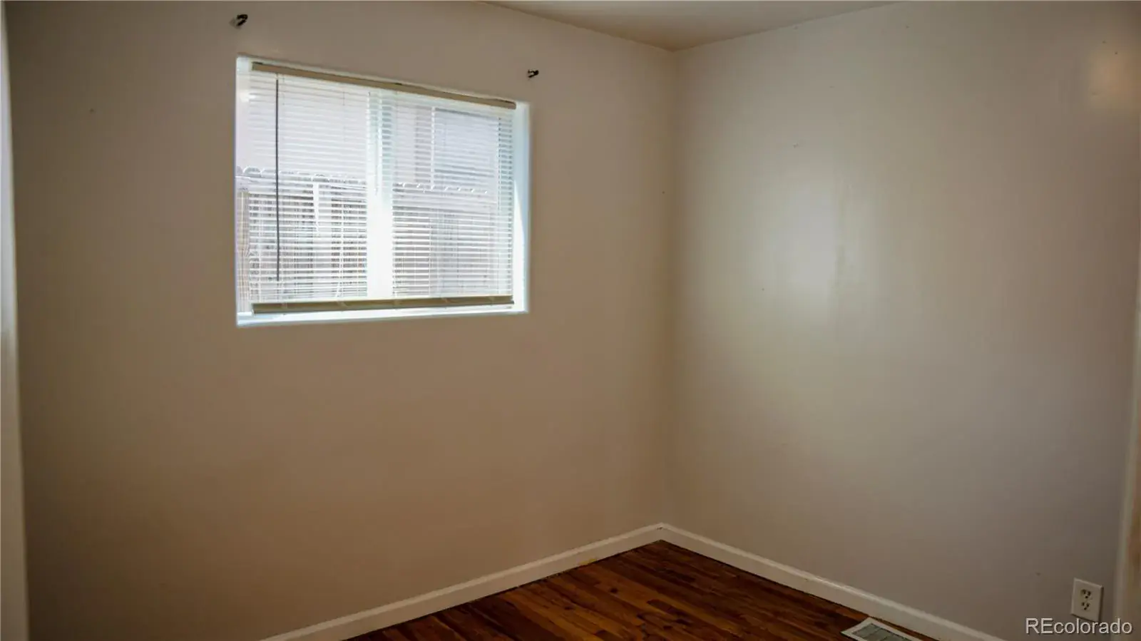 909 Meade Street Denver CO 80204 MLS #REC9565751 07232025192400 1600 11