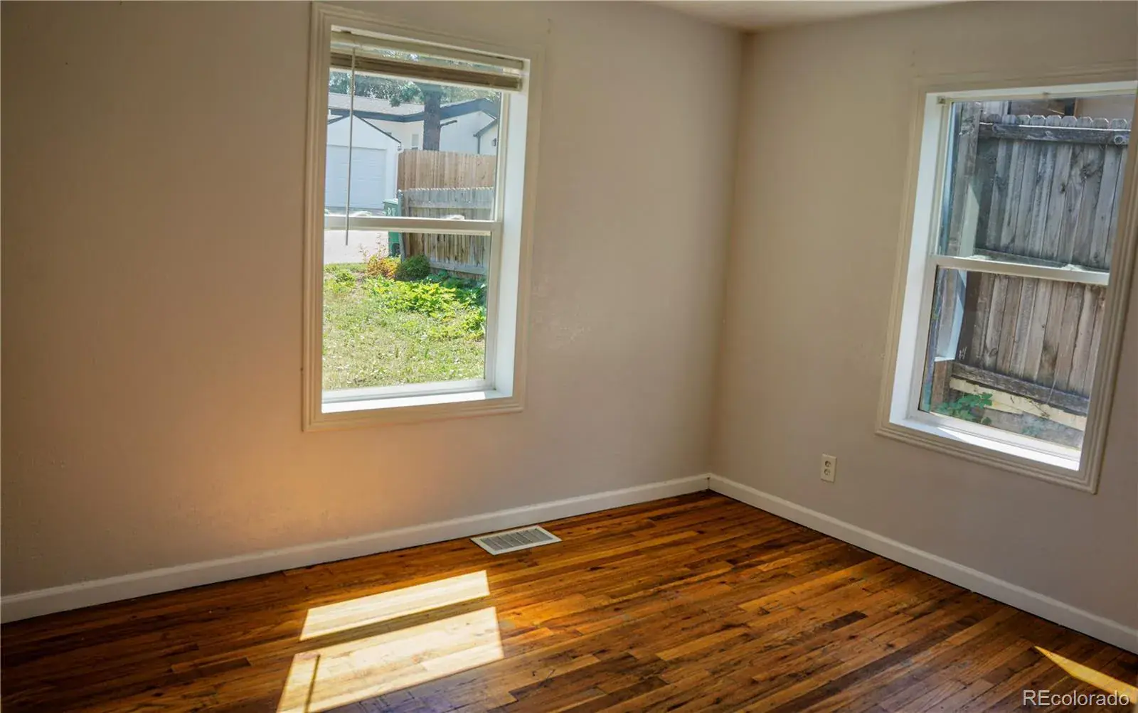 909 Meade Street Denver CO 80204 MLS #REC9565751 07232025192400 1600 12