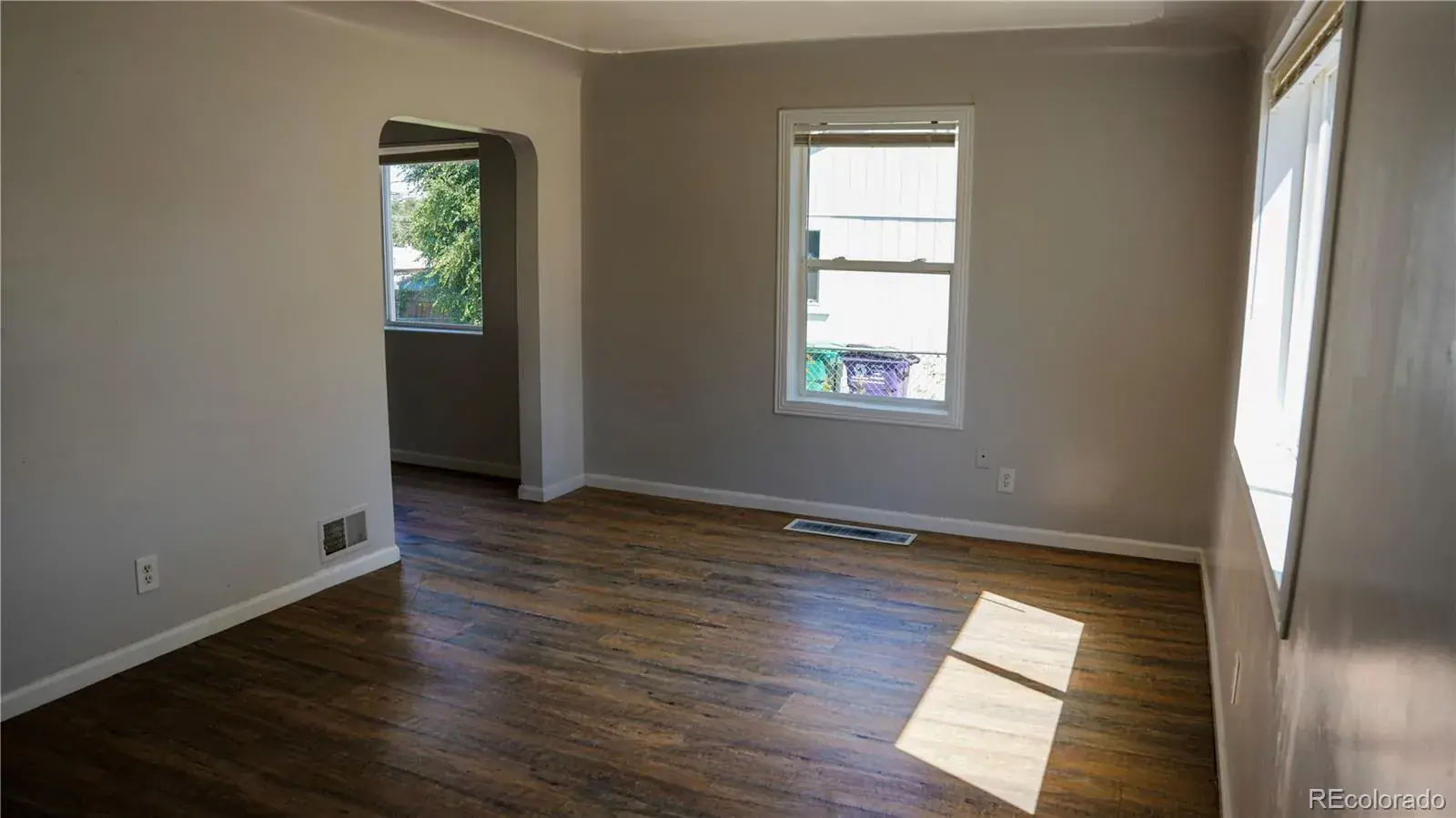 909 Meade Street Denver CO 80204 MLS #REC9565751 07232025192400 1600 2