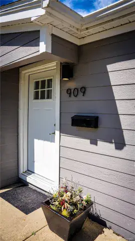 909 Meade Street Denver CO 80204 MLS #REC9565751 07232025192400 640 1