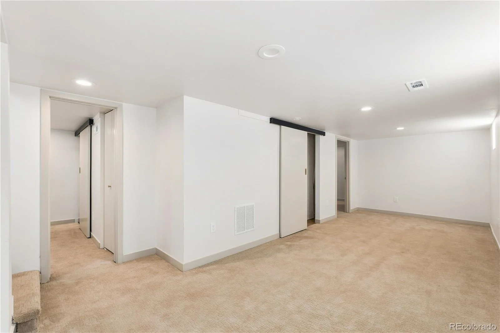 2589 N Glencoe Street Denver CO 80207 | MLS #REC9565981 10122026185006 1600 22