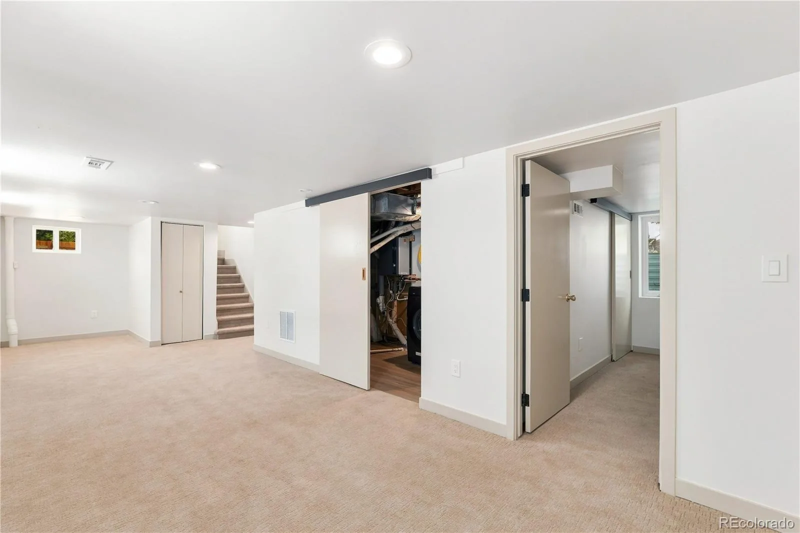 2589 N Glencoe Street Denver CO 80207 | MLS #REC9565981 10122026185006 1600 24