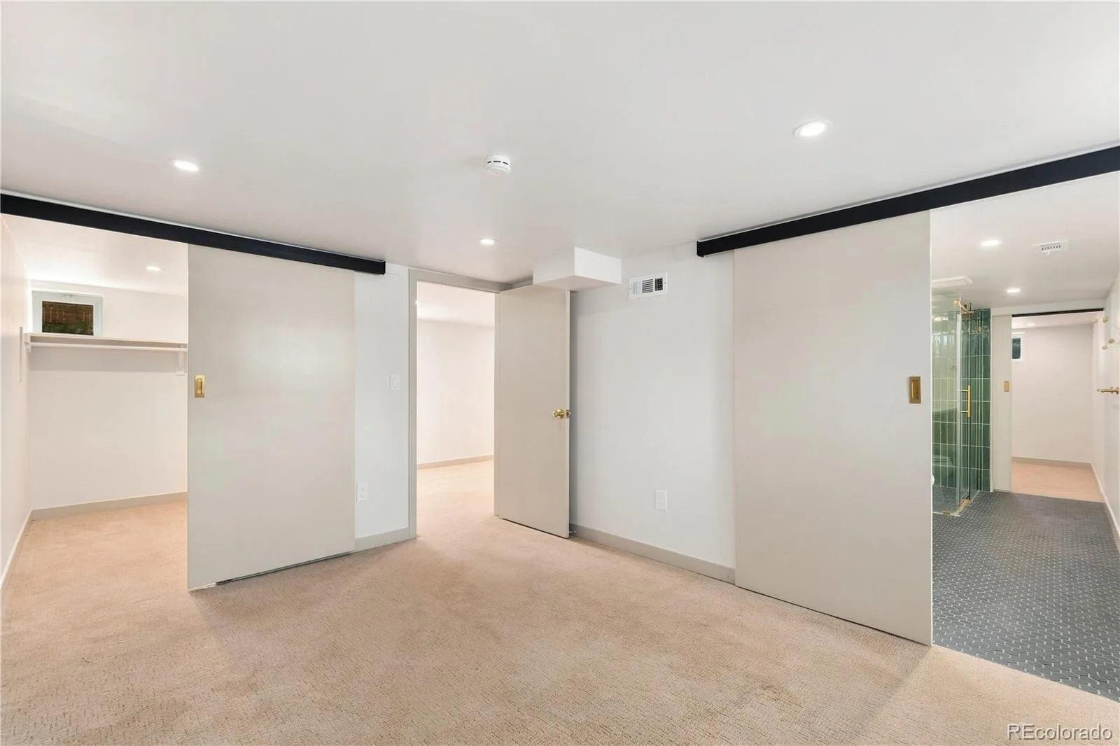 2589 N Glencoe Street Denver CO 80207 | MLS #REC9565981 10122026185006 1600 27
