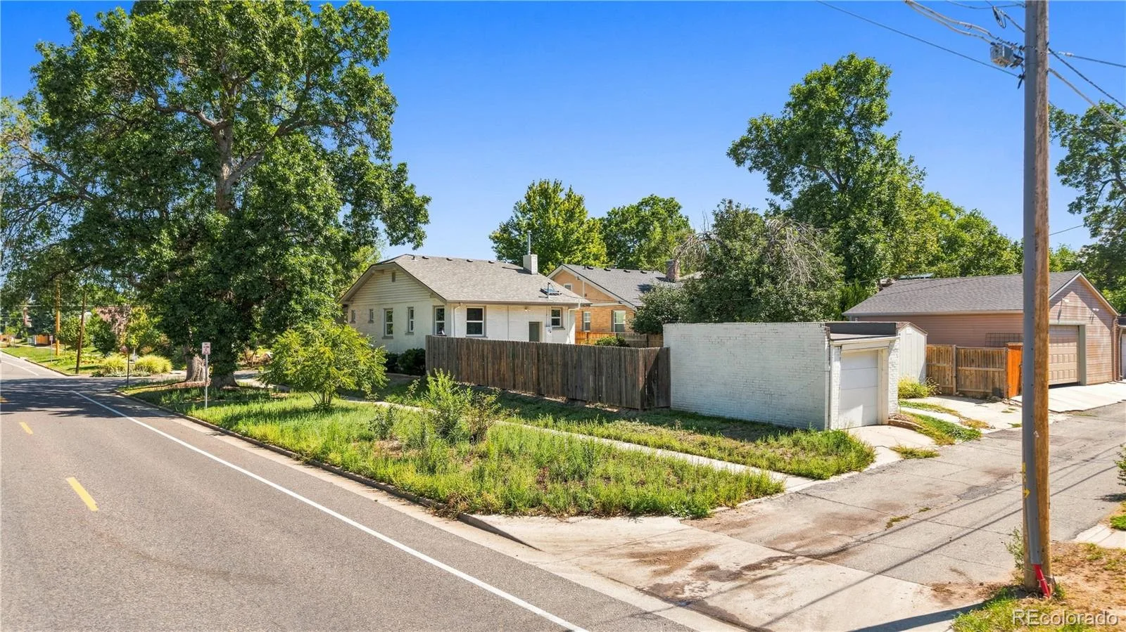 2589 N Glencoe Street Denver CO 80207 | MLS #REC9565981 10122026185006 1600 40