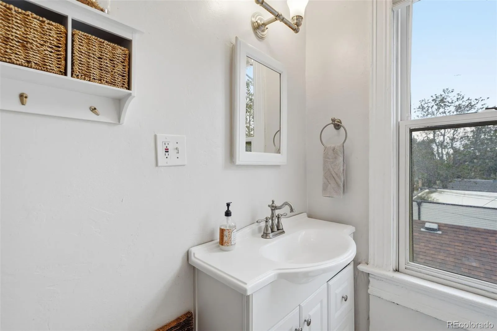 2121 E 16th Avenue Denver CO 80206 MLS #REC9570622 05222026222958 1600 30