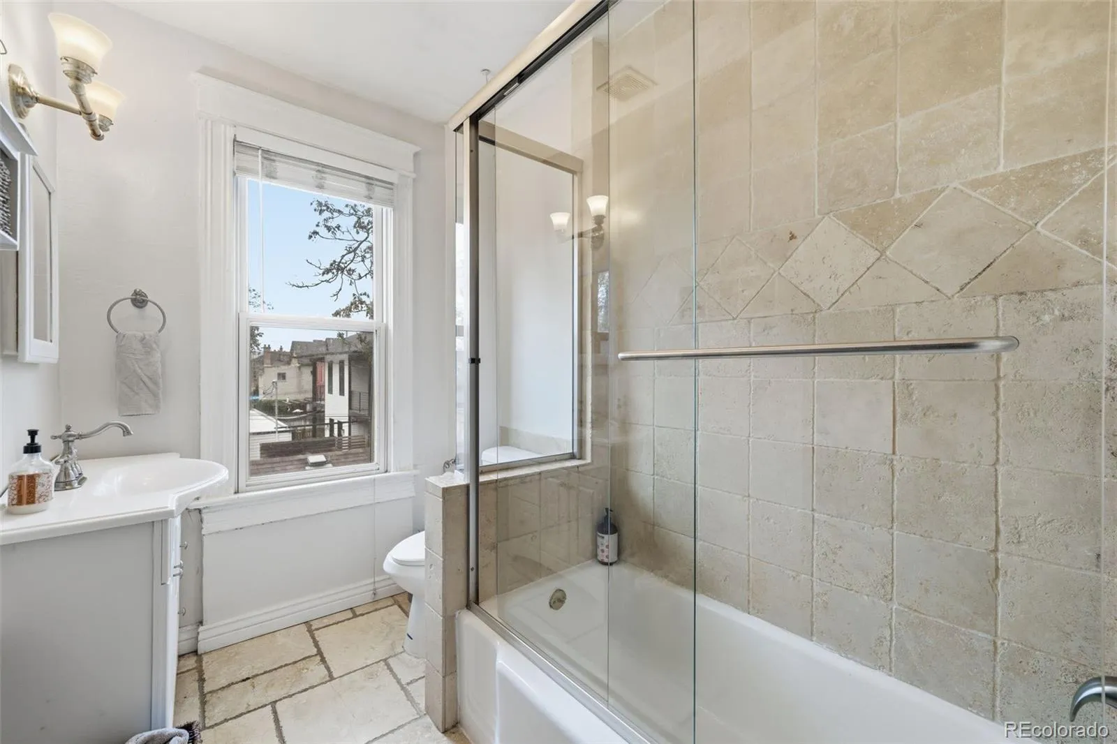 2121 E 16th Avenue Denver CO 80206 MLS #REC9570622 05222026222958 1600 31
