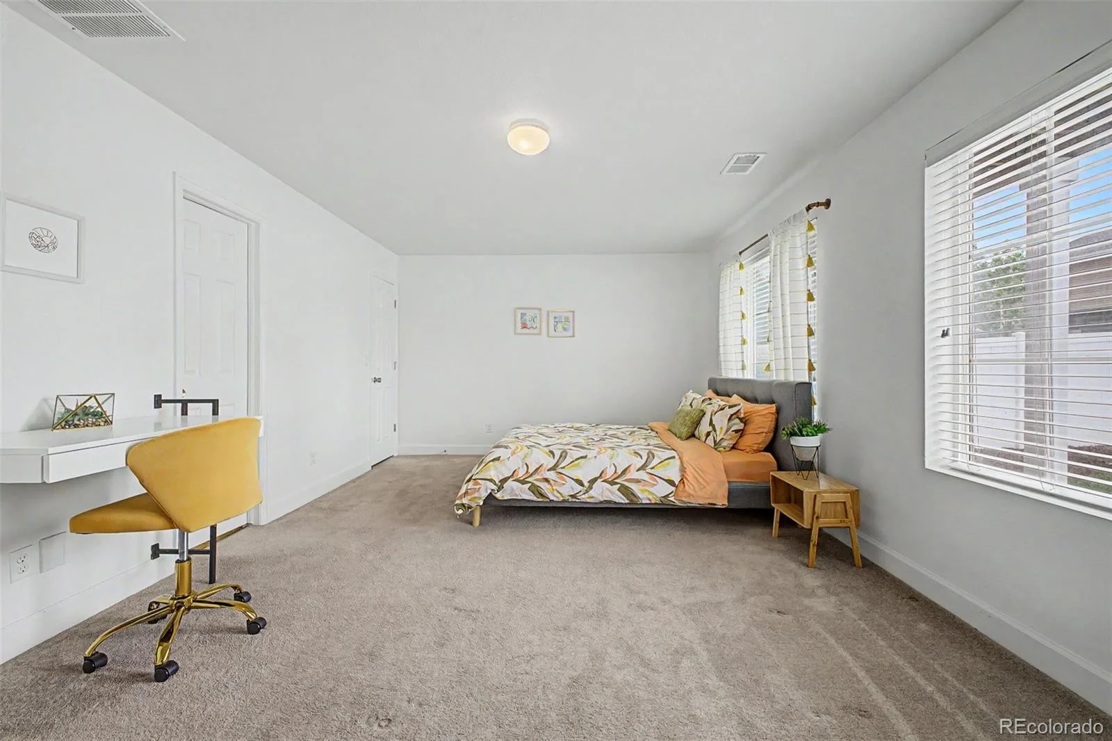 5552 Killarney Street Denver CO 80249 | MLS #REC9574966 06122026075231 1600 21