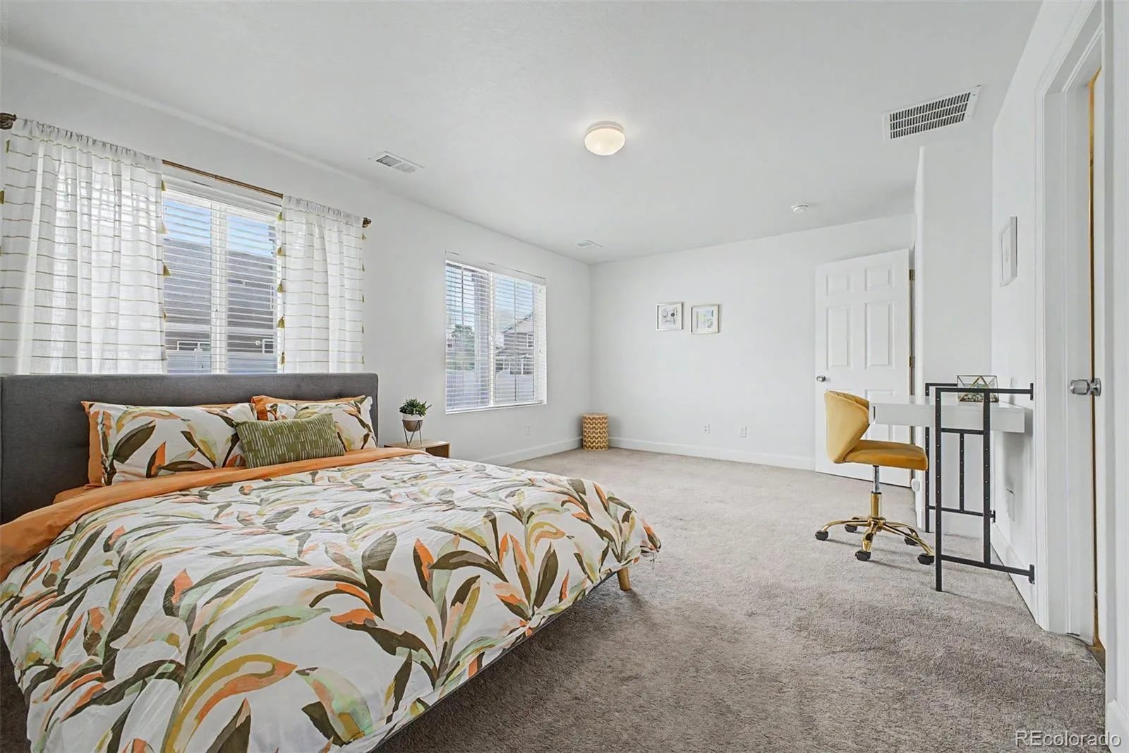 5552 Killarney Street Denver CO 80249 | MLS #REC9574966 06122026075231 1600 22