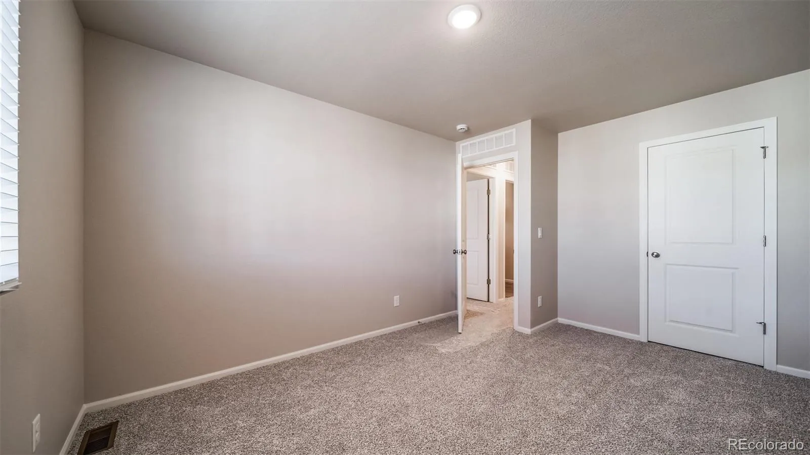 4567 N Sicily Court Aurora CO 80019 | MLS #REC9578868 04242026160638 1600 34