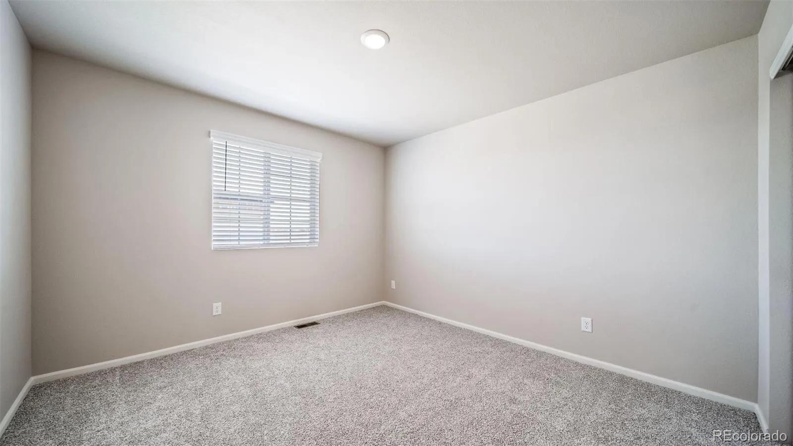 4567 N Sicily Court Aurora CO 80019 | MLS #REC9578868 04242026160638 1600 38