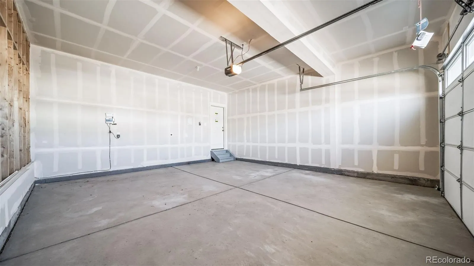 4567 N Sicily Court Aurora CO 80019 | MLS #REC9578868 04242026160638 1600 44
