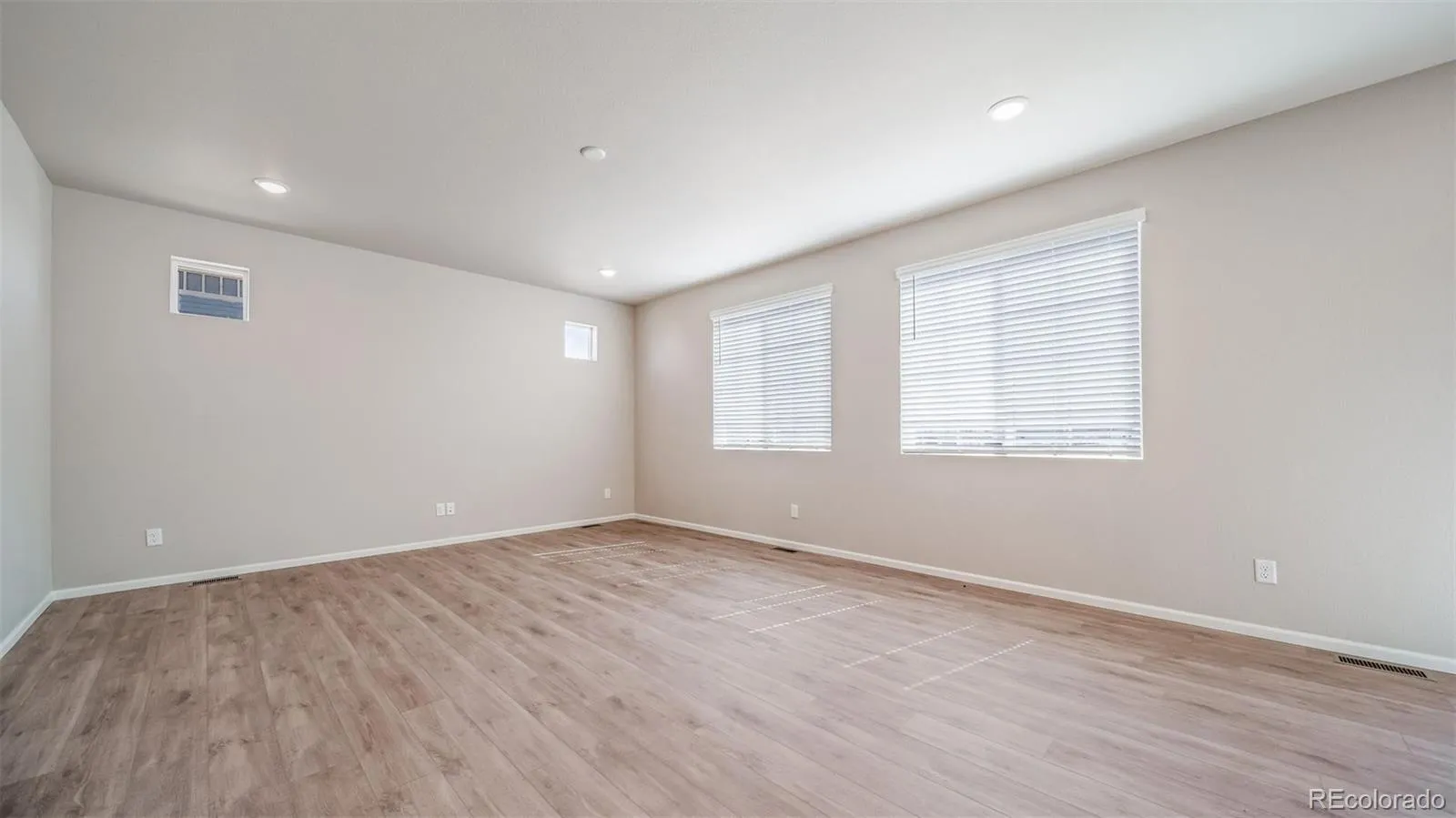 4567 N Sicily Court Aurora CO 80019 | MLS #REC9578868 04242026160638 1600 9