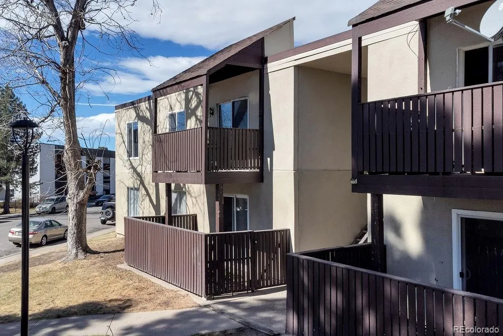 9725 E Harvard Avenue #387 Denver CO 80231 MLS #REC9581234 04172026202207 1024 32