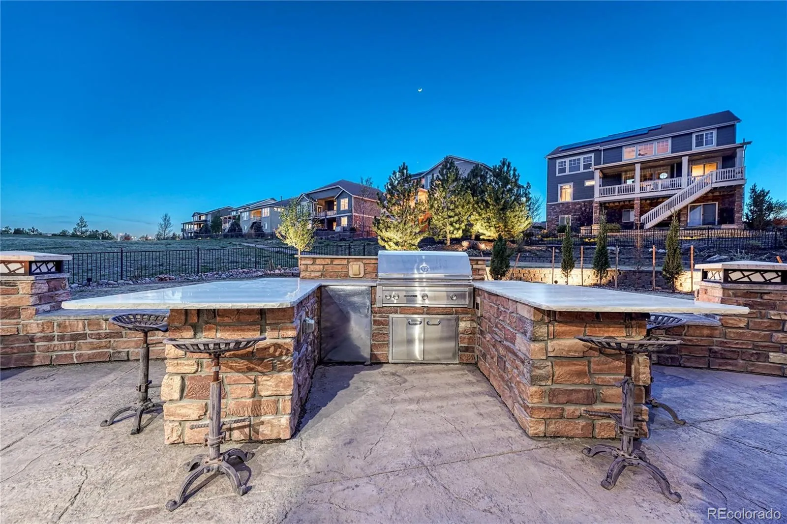 04222026170950 1600 35