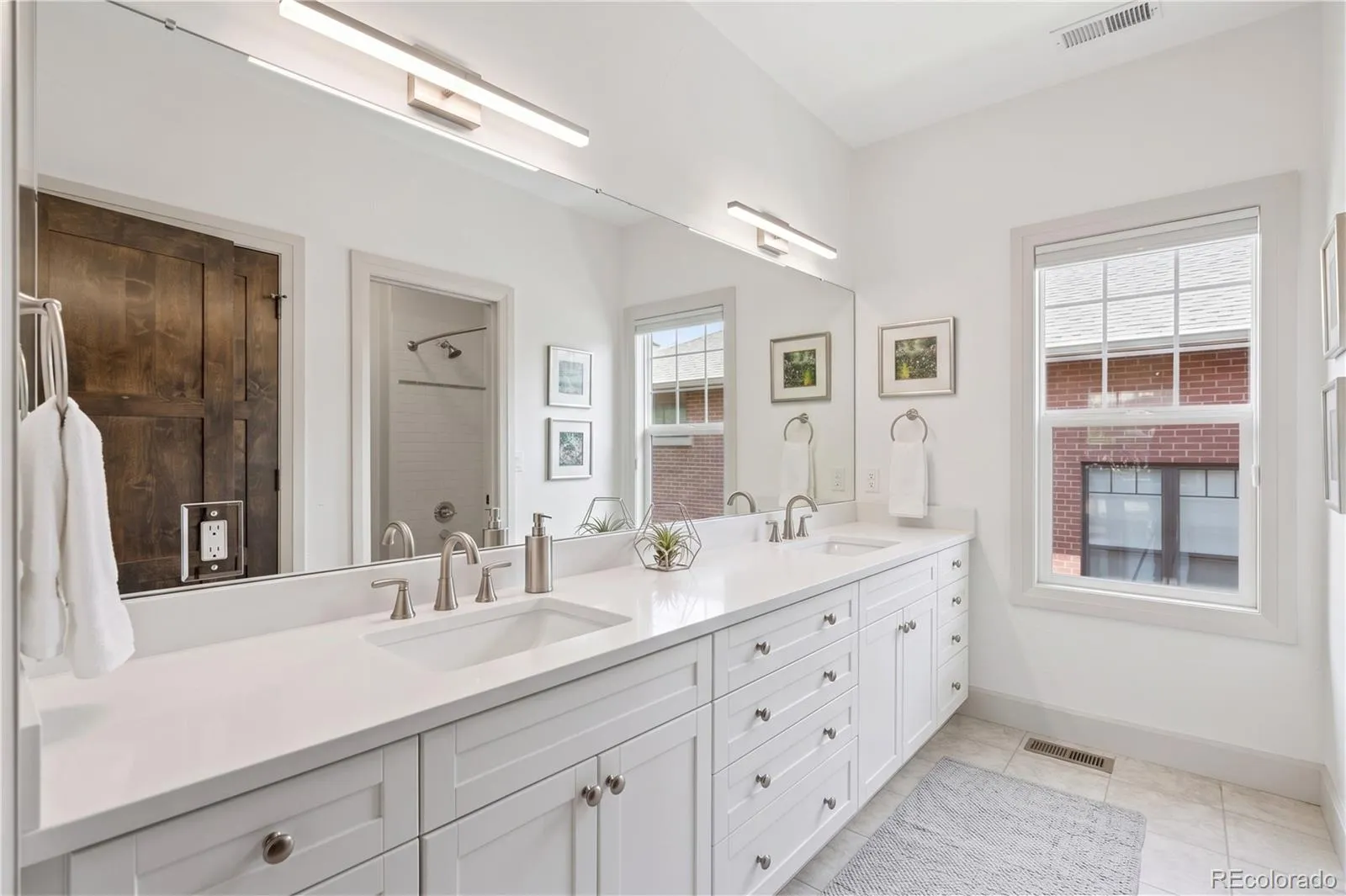 2335 N Glencoe Street Denver CO 80207 MLS #REC9585307 05152026201650 1600 28