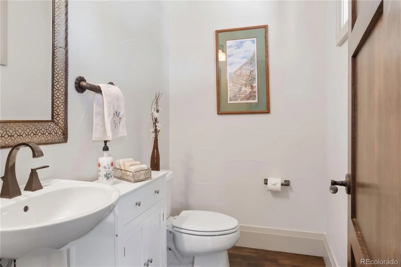 2335 N Glencoe Street Denver CO 80207 MLS #REC9585307 05152026201650 1600 30
