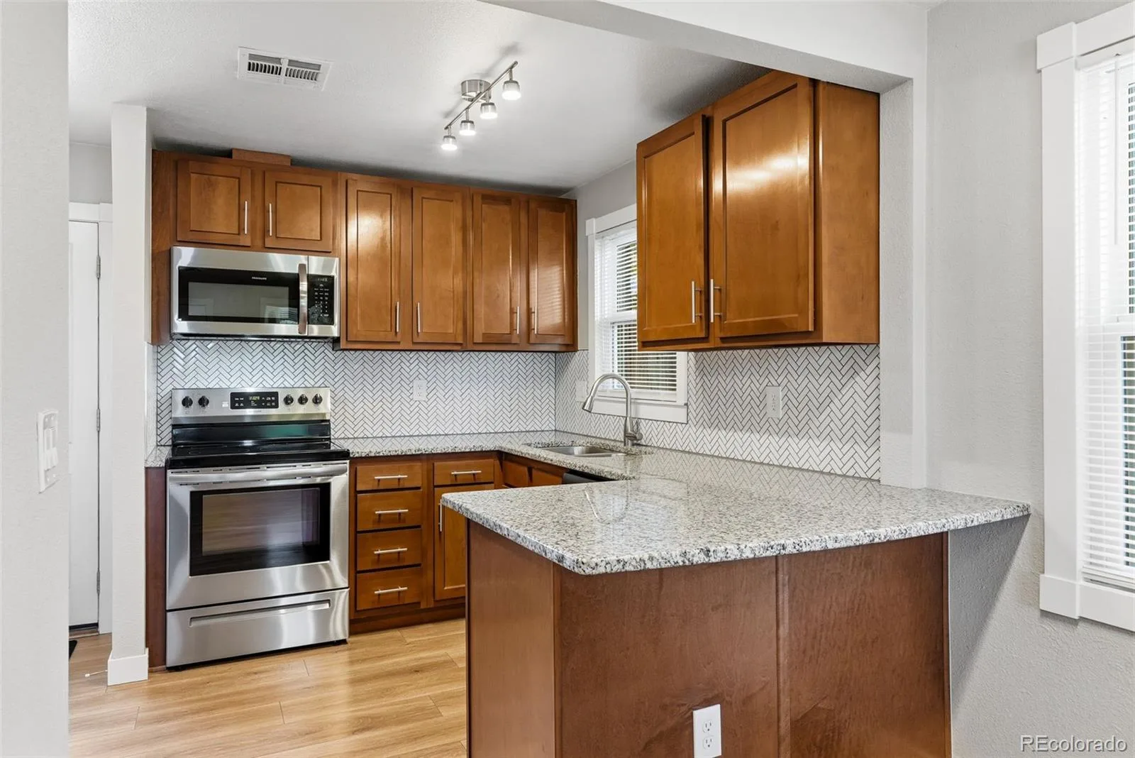 3710 N Madison Street Denver CO 80205 MLS #REC9585643 06162026221922 1600 11