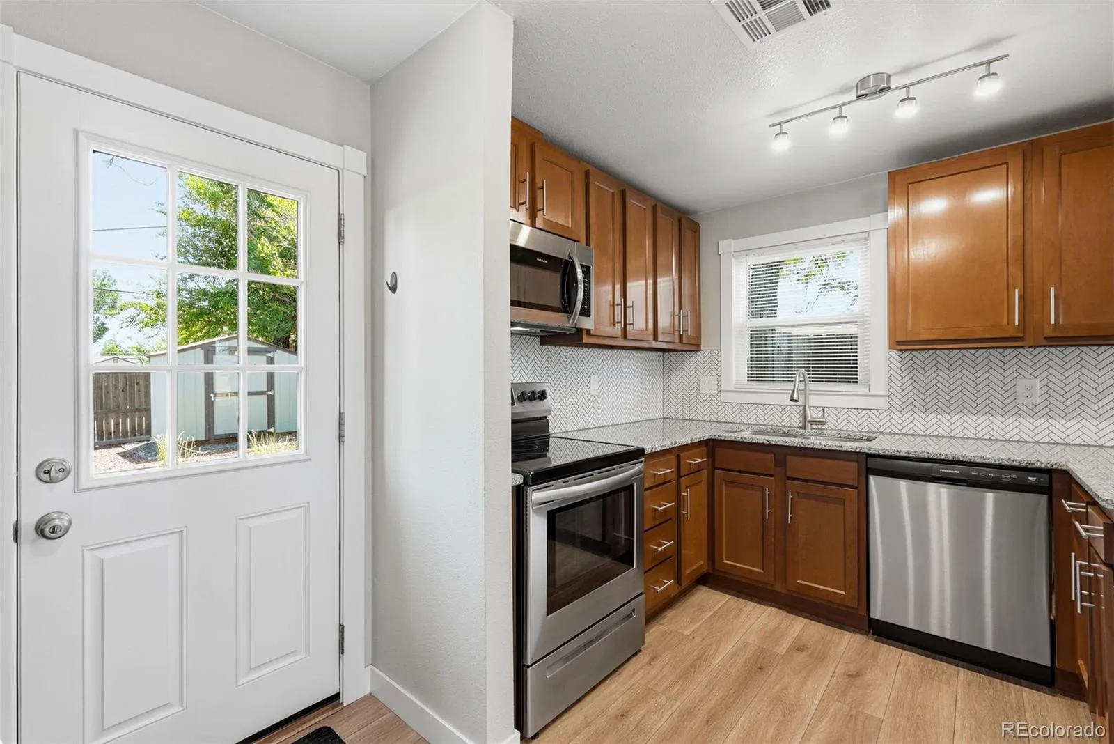 3710 N Madison Street Denver CO 80205 MLS #REC9585643 06162026221922 1600 18