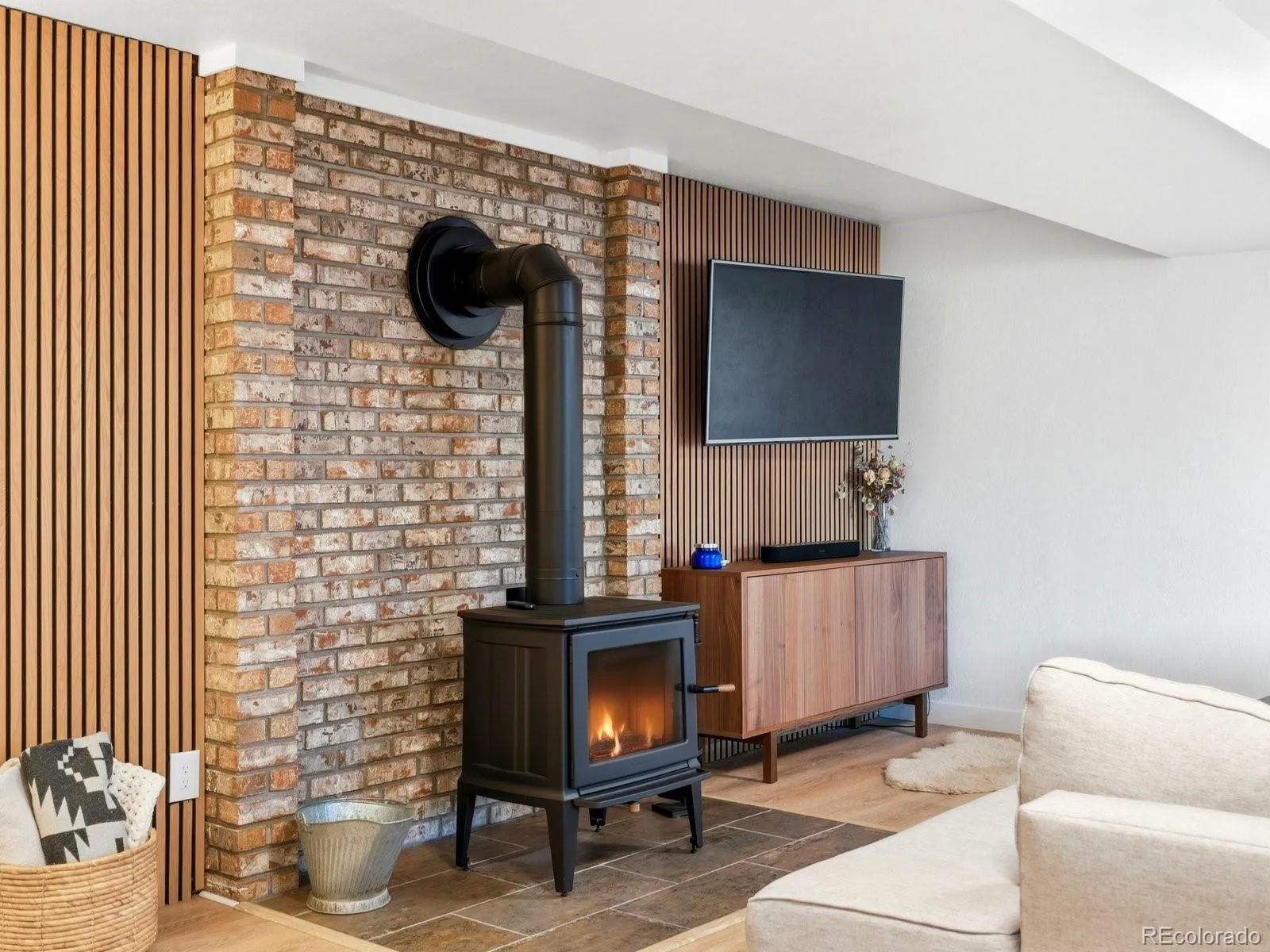 04082026015425 1600 24