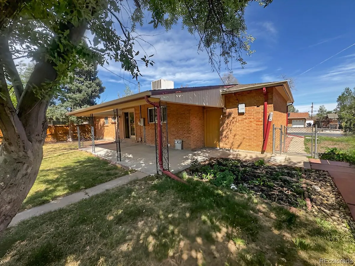 2285 S Newton Street Denver CO 80219 MLS #REC9588623 05162026050426 1200 21
