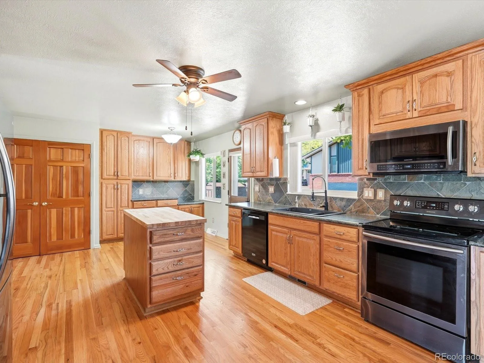 1947 S Xenon Street Lakewood CO 80228 MLS #REC9589817 06202026001404 1600 15