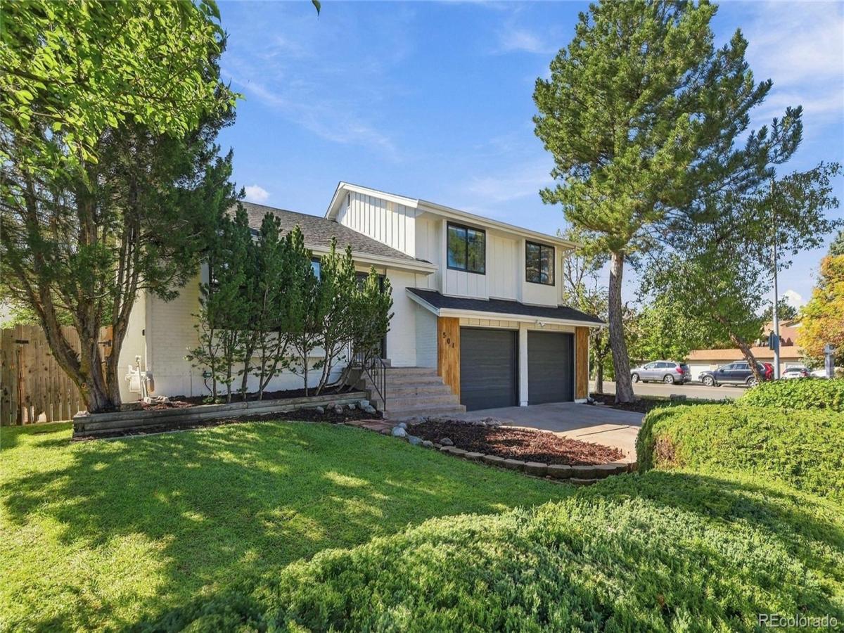 501 S Laredo Circle Aurora CO 80017 | MLS #REC9589887 MLS #REC9589887 image #0