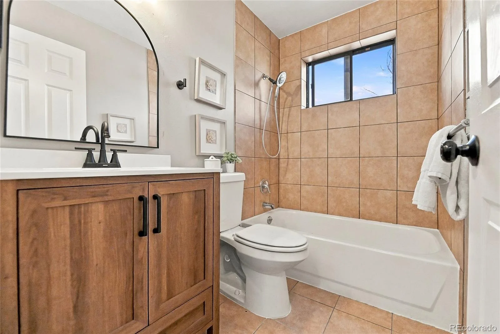 501 S Laredo Circle Aurora CO 80017 | MLS #REC9589887 10082026215524 1600 17
