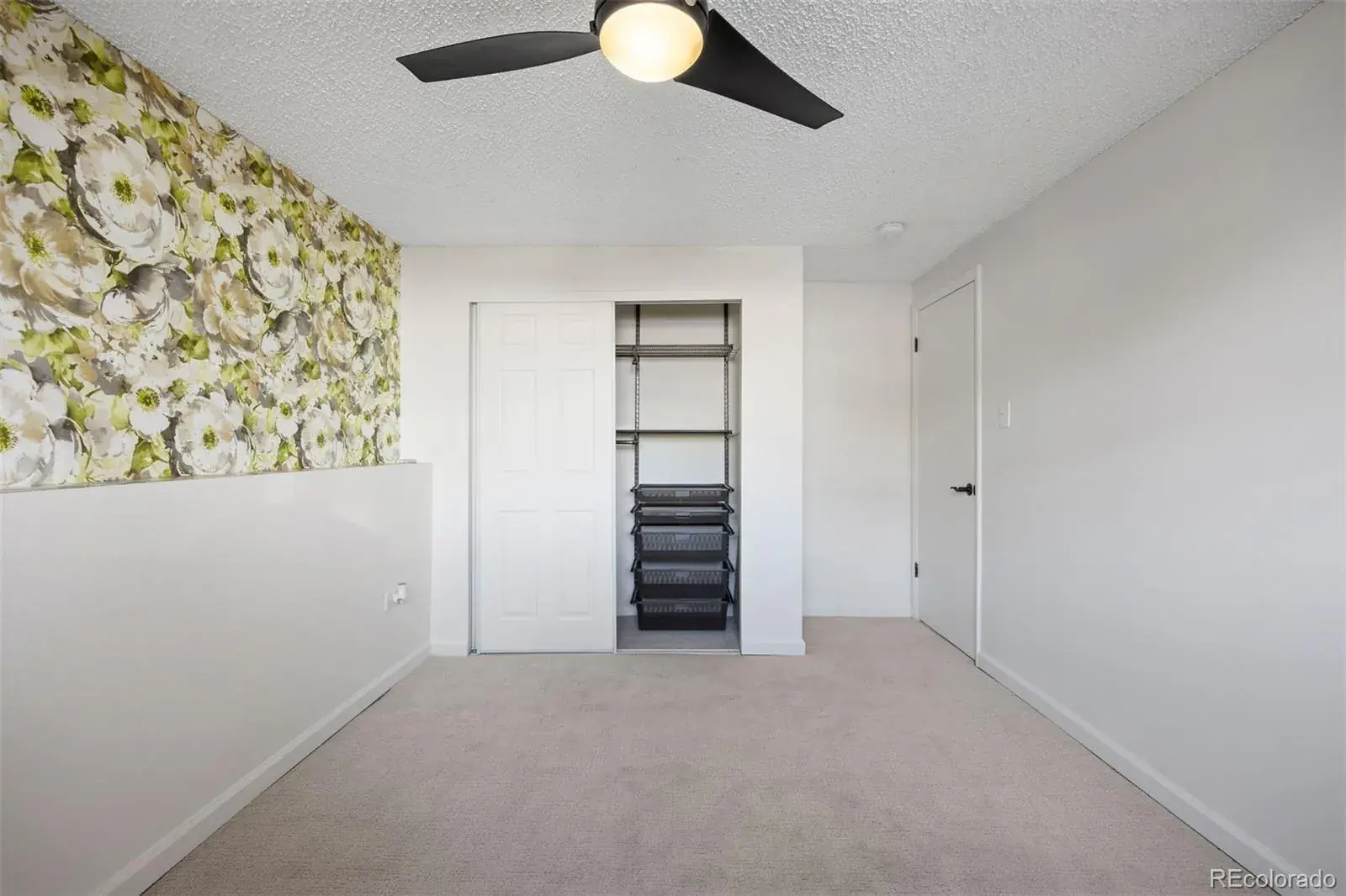 2700 S Holly Street #100 Denver CO 80222 MLS #REC9592107 01112026201921 1600 16