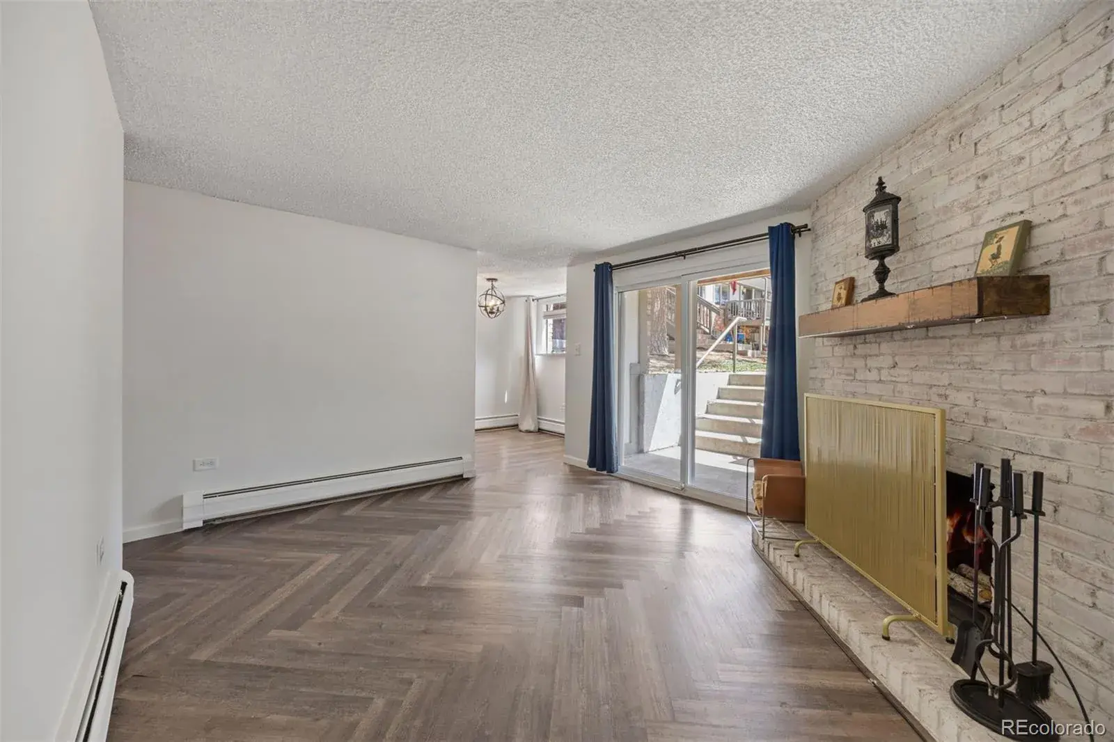 2700 S Holly Street #100 Denver CO 80222 MLS #REC9592107 01112026201921 1600 2