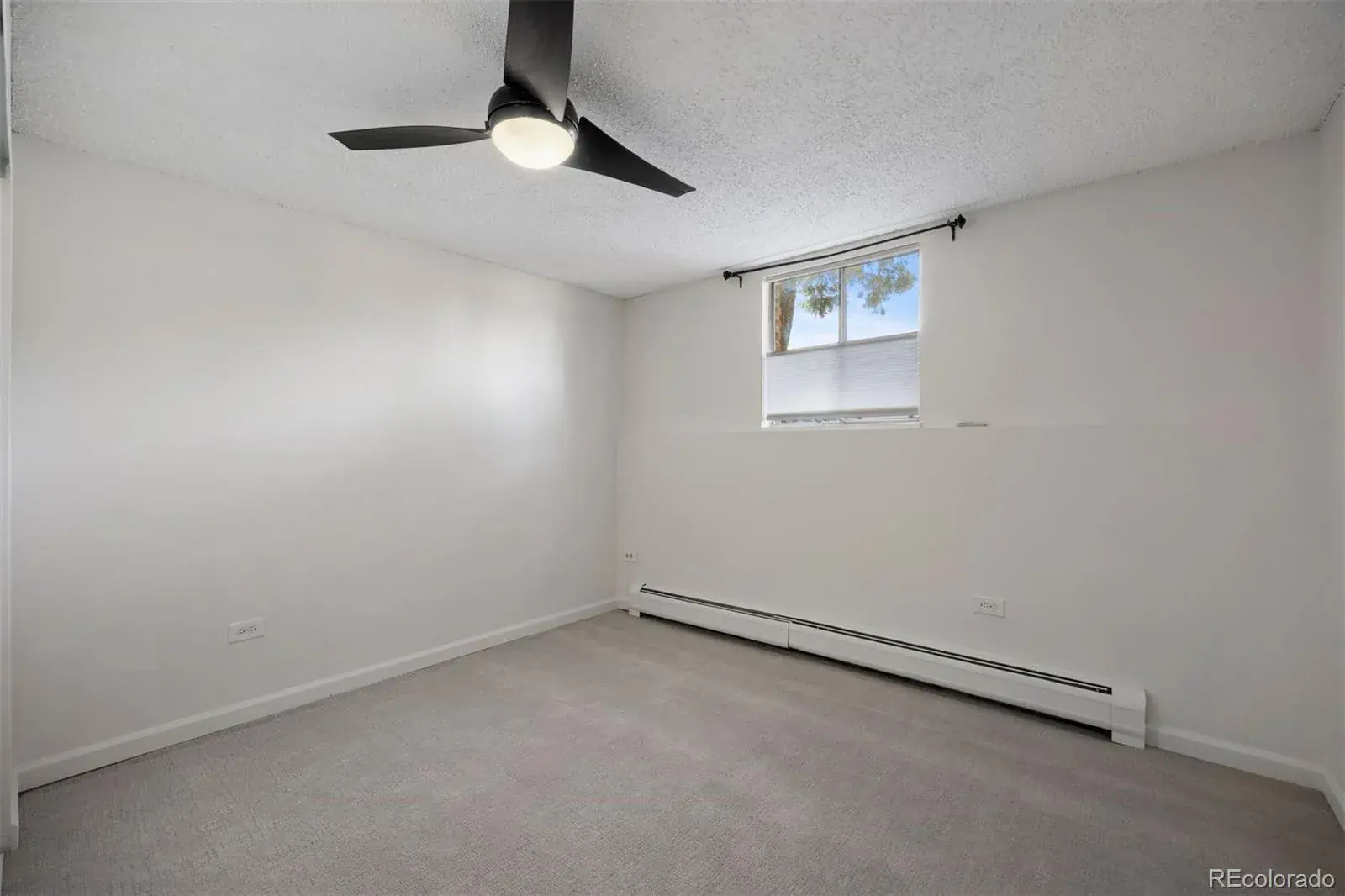 2700 S Holly Street #100 Denver CO 80222 MLS #REC9592107 01112026201921 1600 20