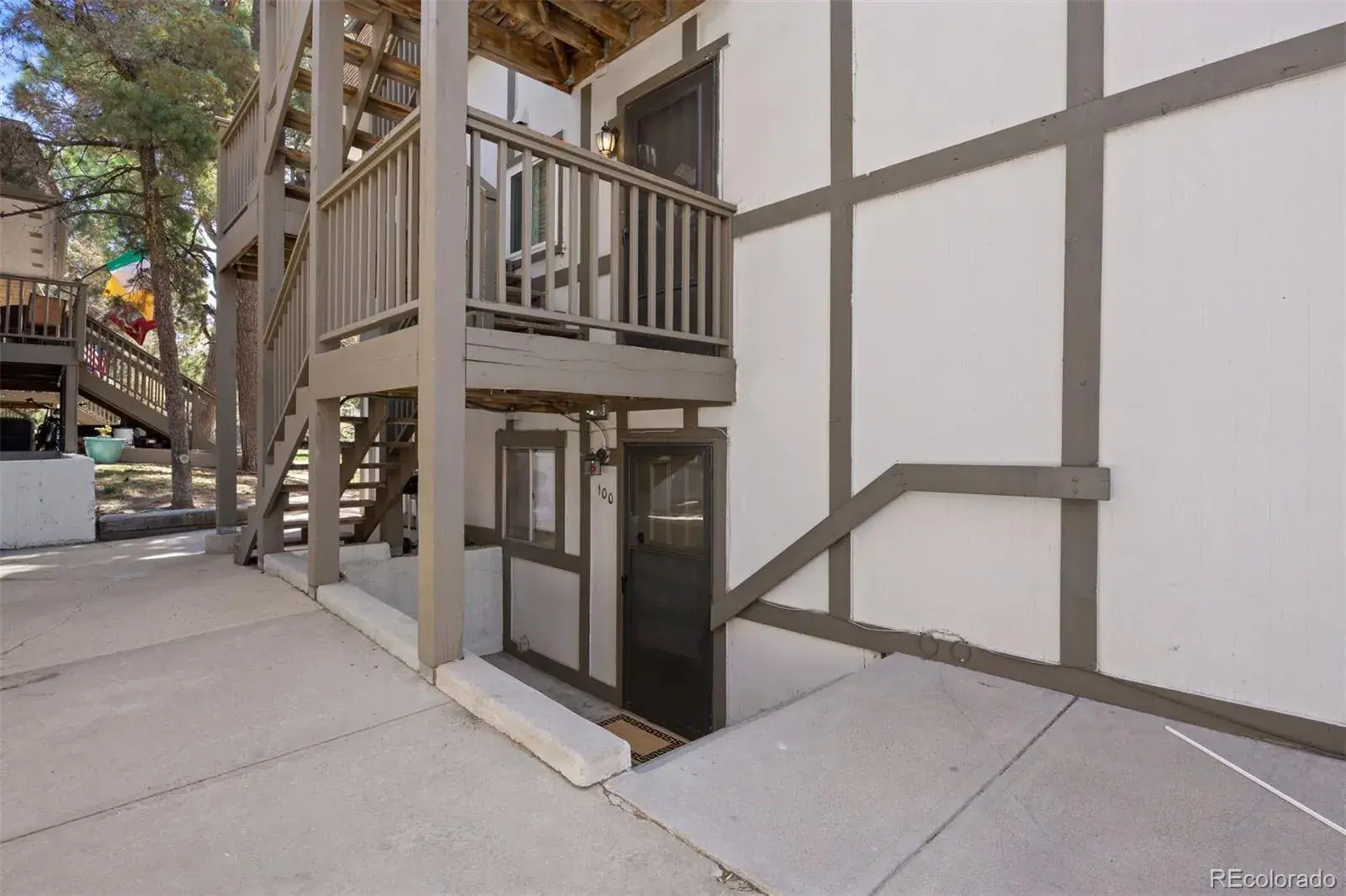 2700 S Holly Street #100 Denver CO 80222 MLS #REC9592107 01112026201921 1600 27
