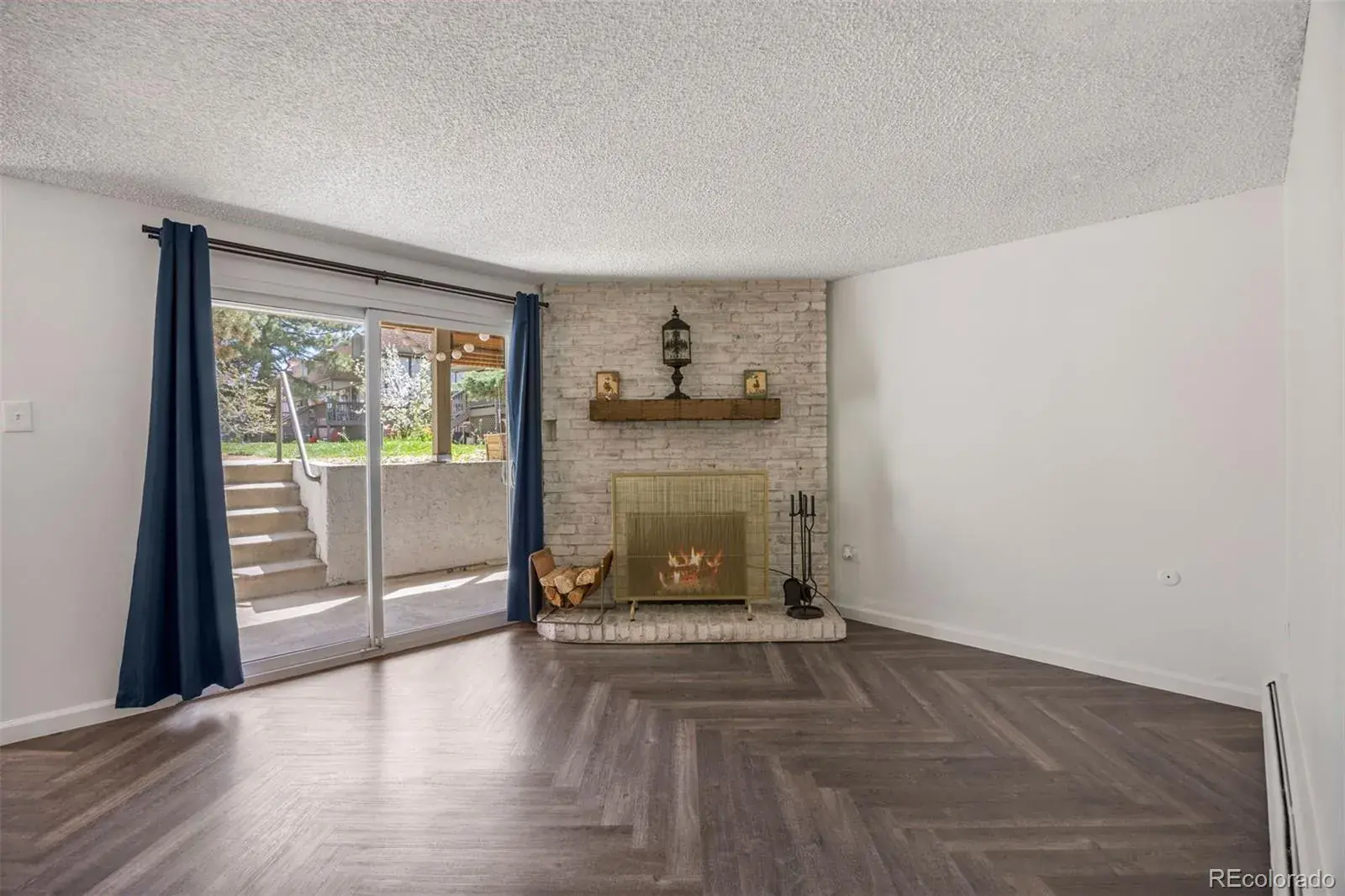 2700 S Holly Street #100 Denver CO 80222 MLS #REC9592107 01112026201921 1600 3