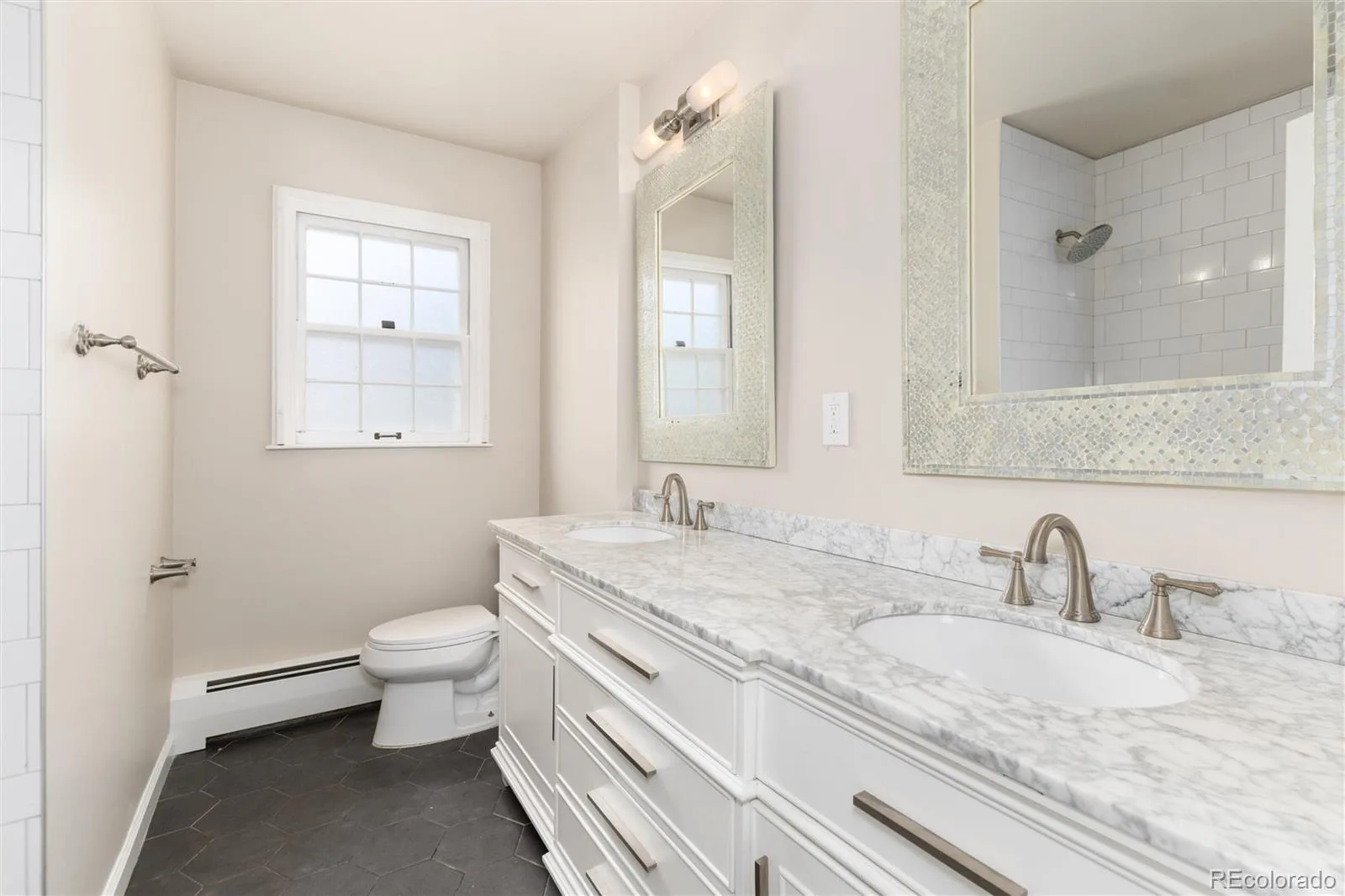 3751 S Hillcrest Drive Denver CO 80237 | MLS #REC9593173 08062026170958 1600 31