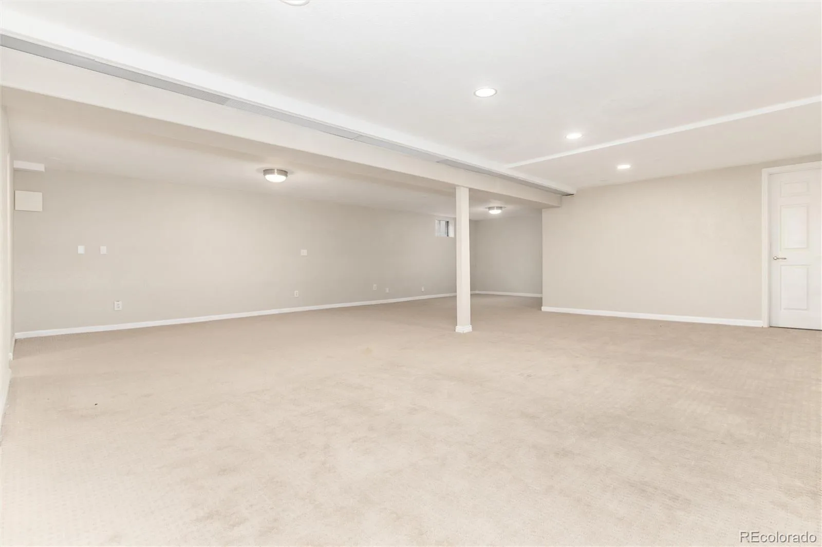 3751 S Hillcrest Drive Denver CO 80237 | MLS #REC9593173 08062026170958 1600 35