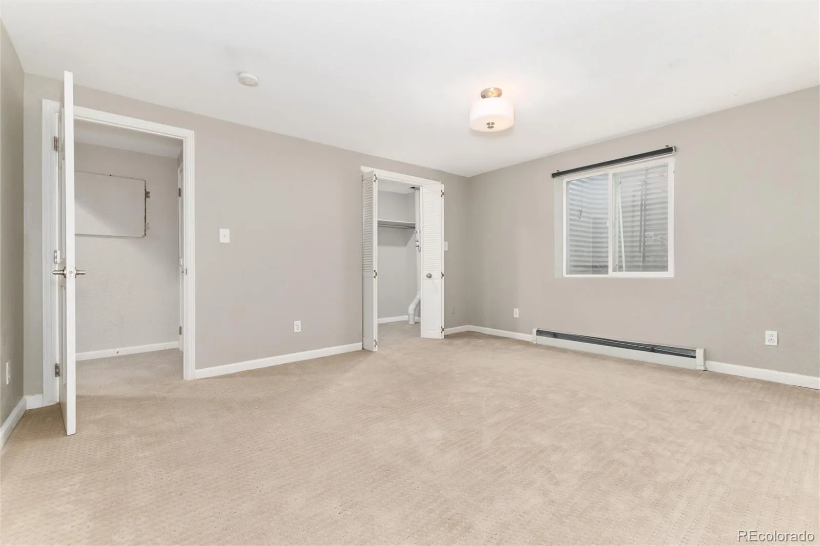3751 S Hillcrest Drive Denver CO 80237 | MLS #REC9593173 08062026170958 1600 37