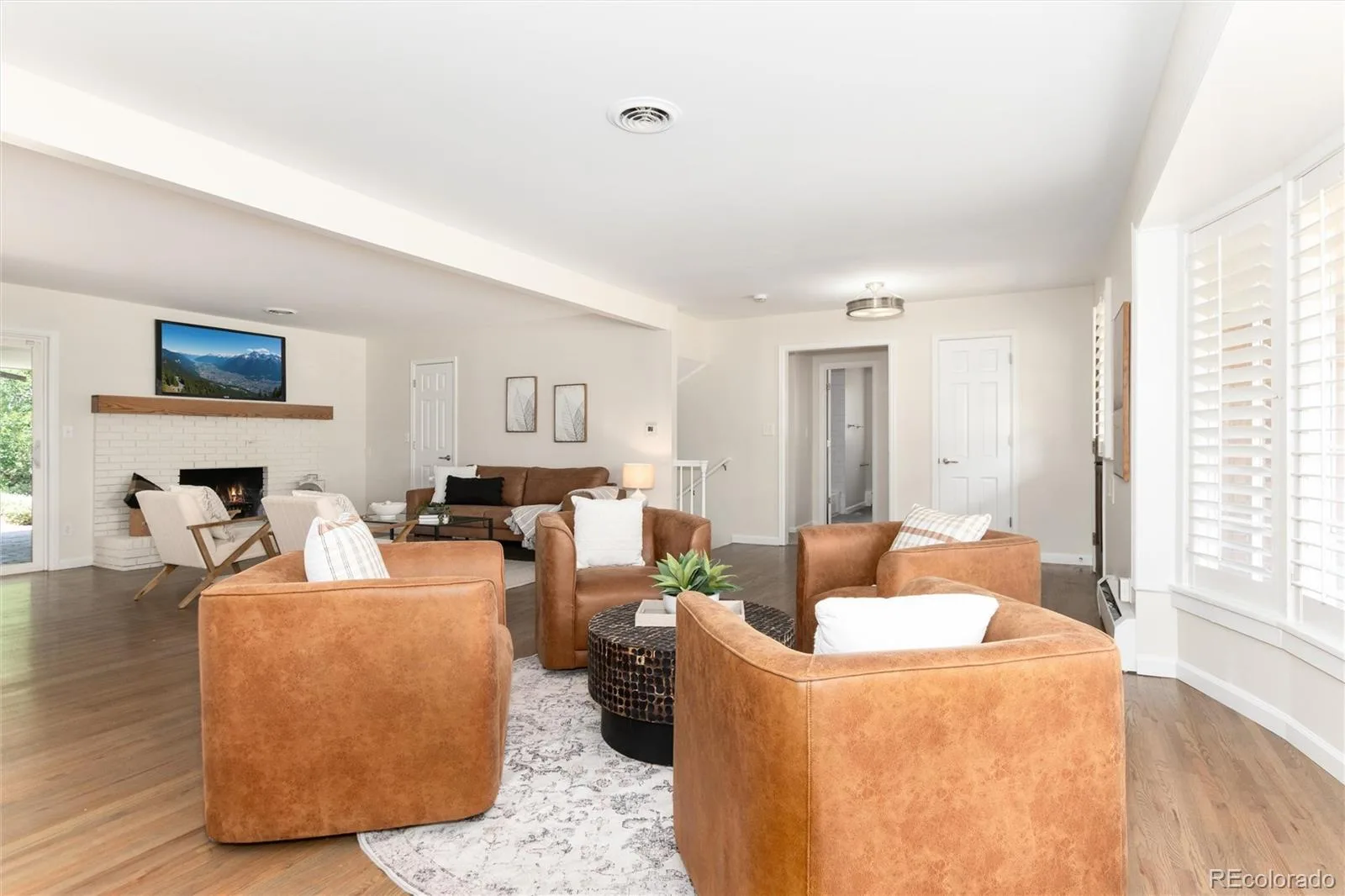 3751 S Hillcrest Drive Denver CO 80237 | MLS #REC9593173 08062026170958 1600 4