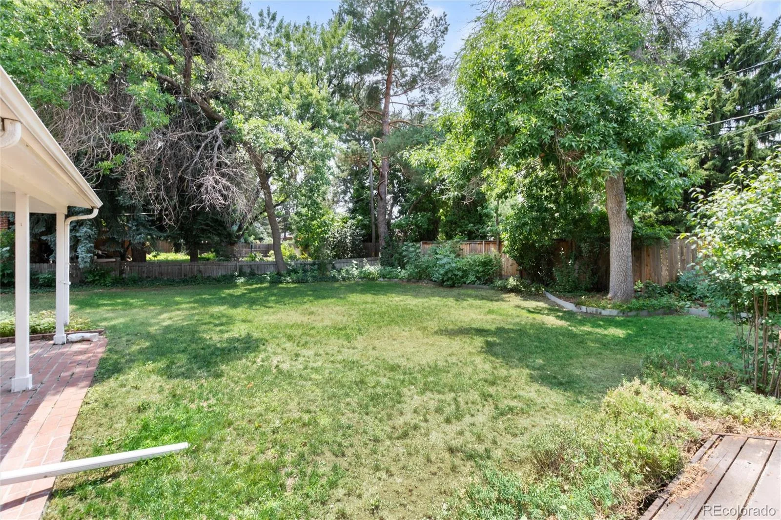 3751 S Hillcrest Drive Denver CO 80237 | MLS #REC9593173 08062026170958 1600 45