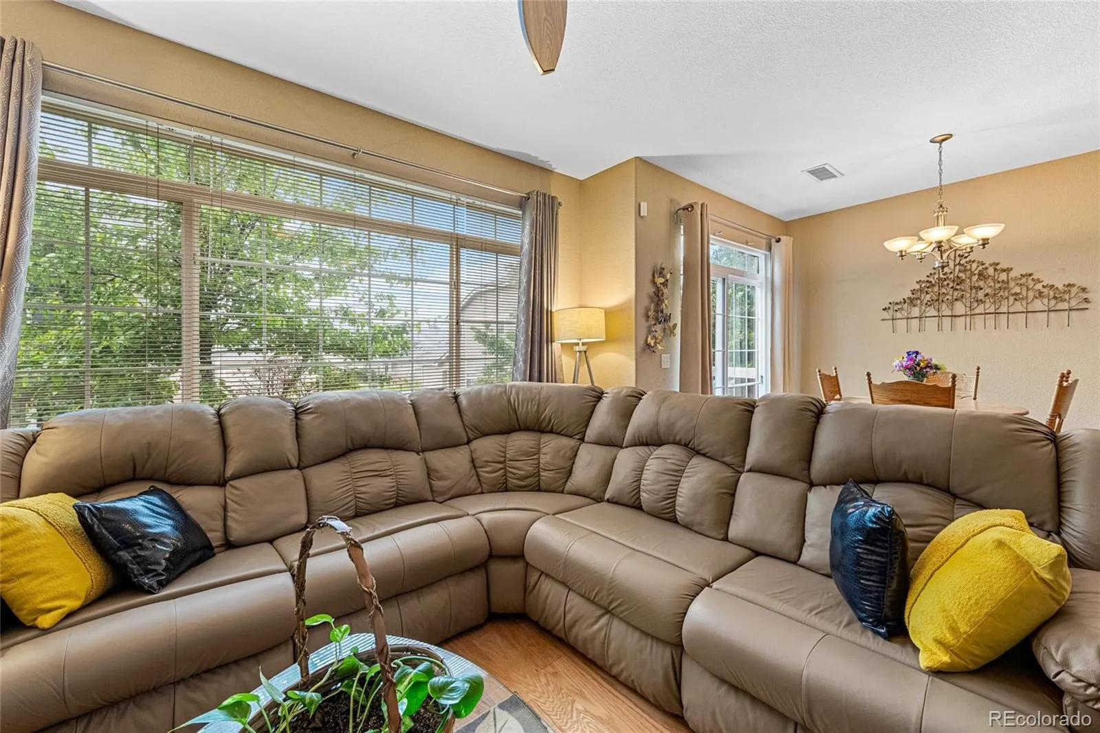 20405 E Quincy Drive Centennial CO 80015 | MLS #REC9595917 05202026200640 1600 17