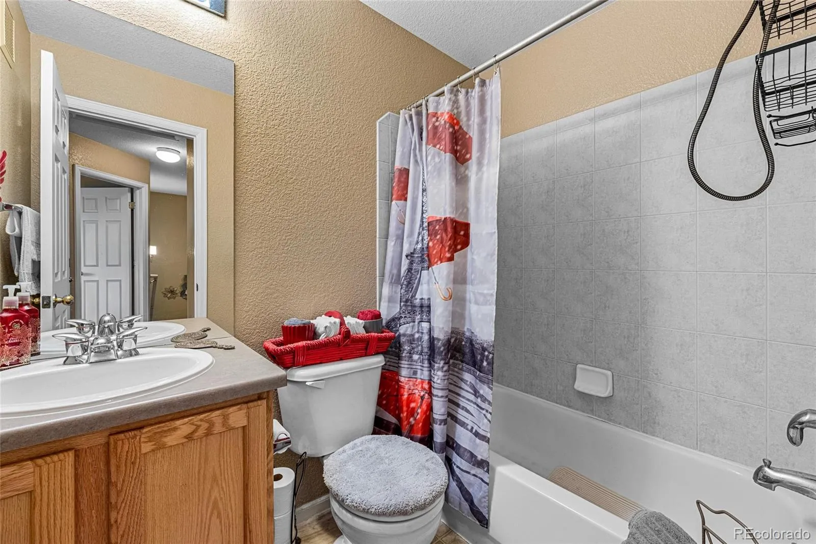 20405 E Quincy Drive Centennial CO 80015 | MLS #REC9595917 05202026200640 1600 31