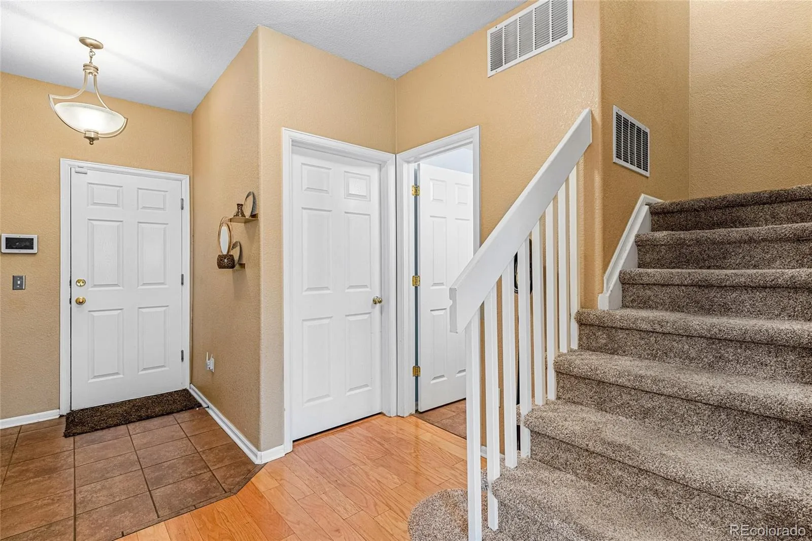 20405 E Quincy Drive Centennial CO 80015 | MLS #REC9595917 05202026200640 1600 4