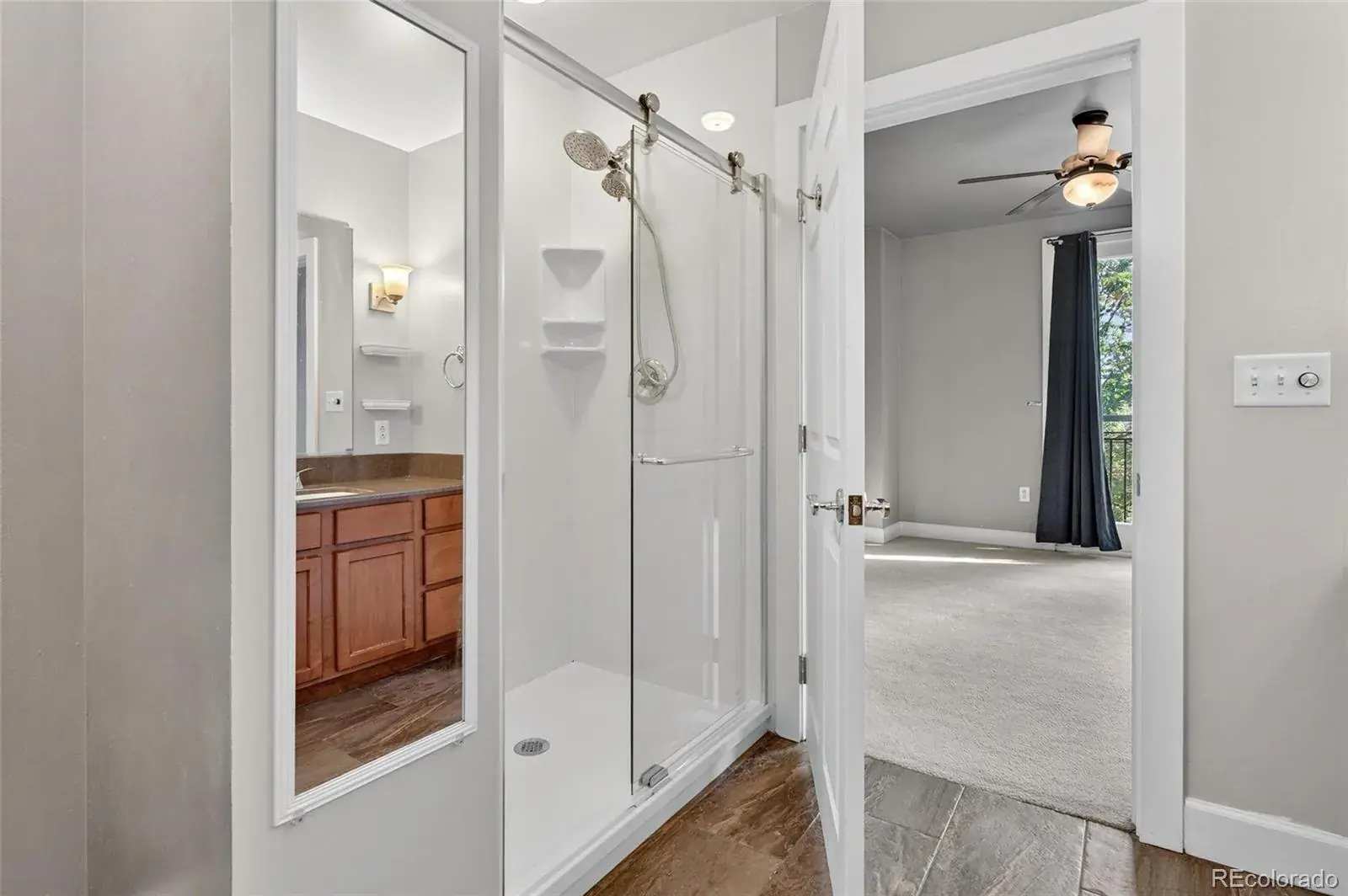 10082025033706 1600 11